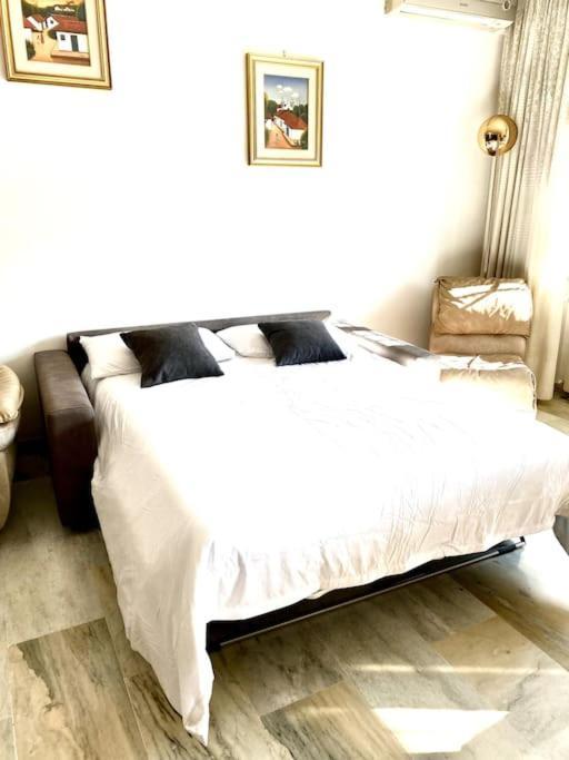 Golden Valley House 4-8 Pax - Box Auto Metro B1 Conca D'oro Treno Val D'ala Apartamento